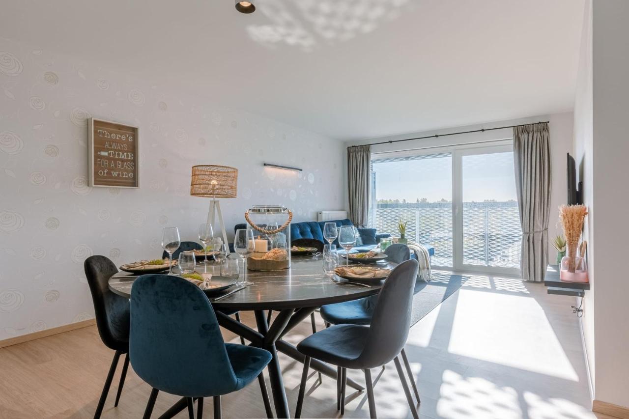 In A Unique Location With Swimming Pool Appartement Blankenberge
